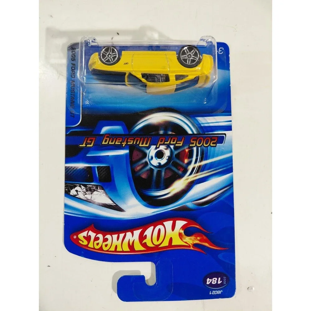 NIP Hot Wheels 2006 Main Line 1:64 Die Cast 2005 Ford Mustang GT Muscle Car